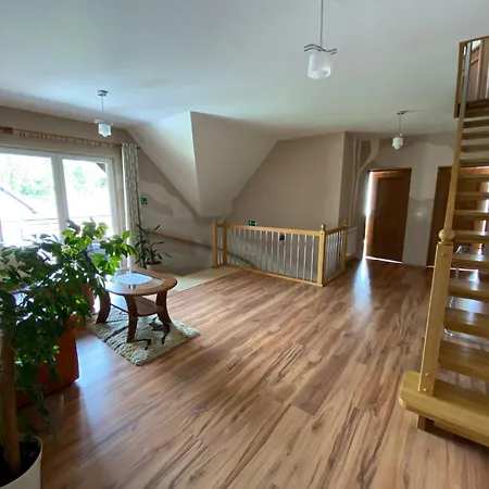 Pod Lasem Zubrzyca Górna