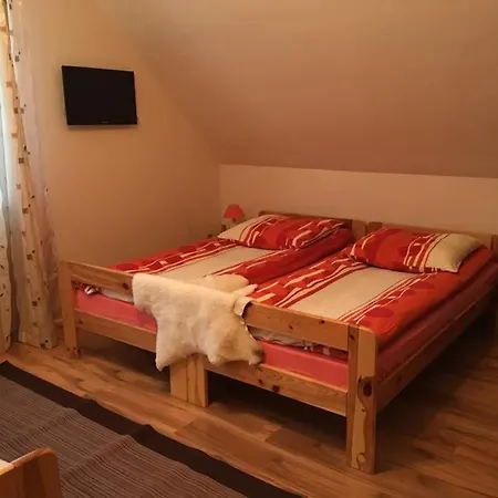 Κατάλυμα σε φάρμα Pod Lasem Zubrzyca Gorna